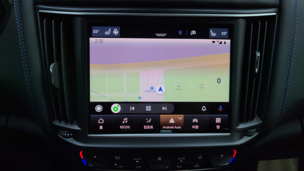 마세라티 르반떼 GT 하이브리드 중앙 스크린/사진=이강준 기자