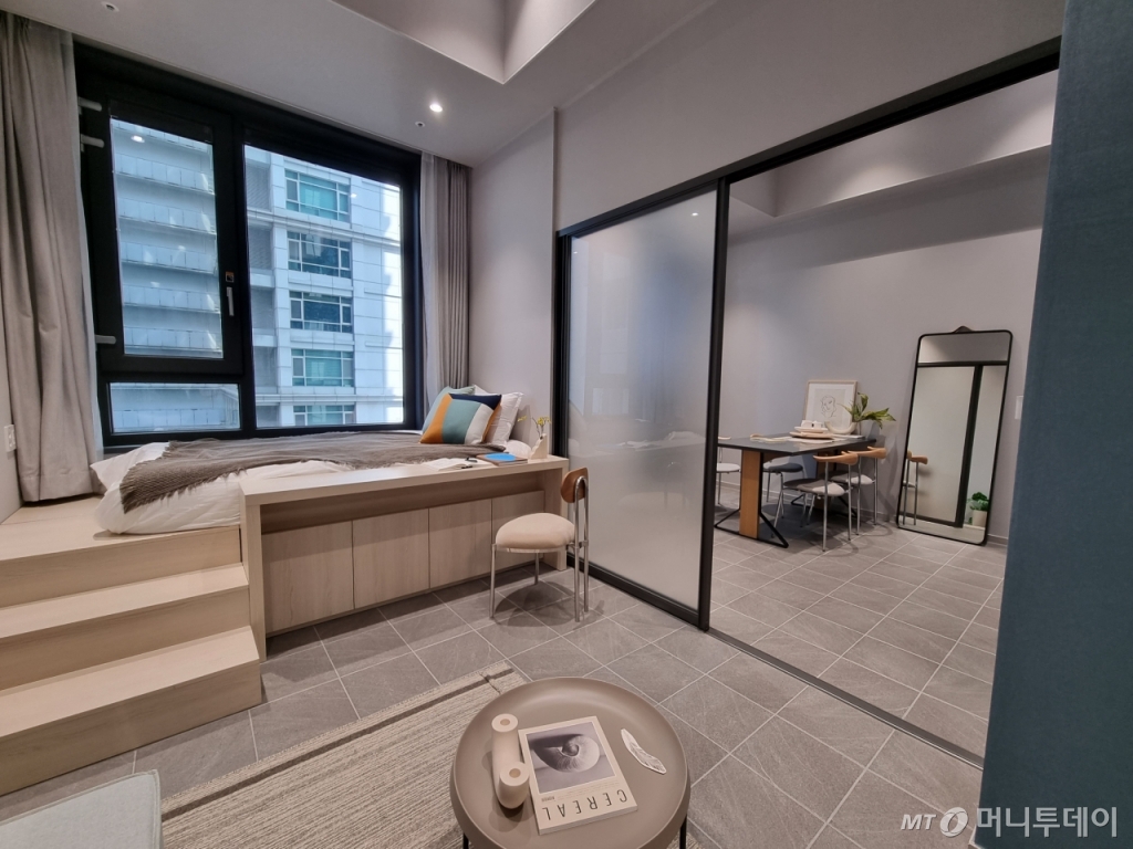 19일 서울 서초구 '에피소드 강남 262' 1.5룸 타입의 주거 공간/사진=조성준 기자