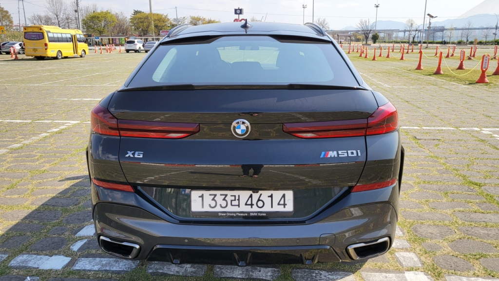 BMW X6 M50i/사진=이강준 기자