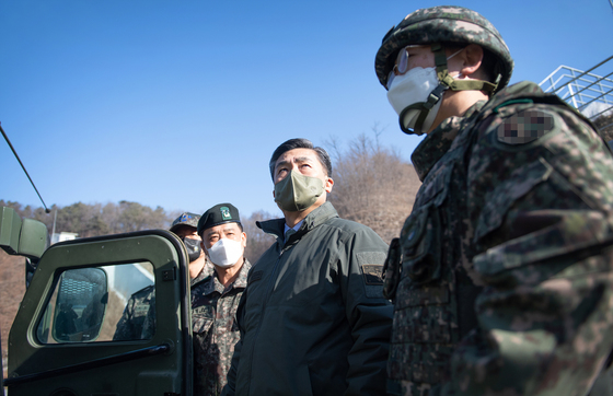 (서울=뉴스1) 신웅수 기자 = 서욱 국방부 장관이 31일 오전 육군 미사일사령부를 방문해 군사대비태세를 점검하고 있다.(국방부 제공) 2022.1.31/뉴스1  