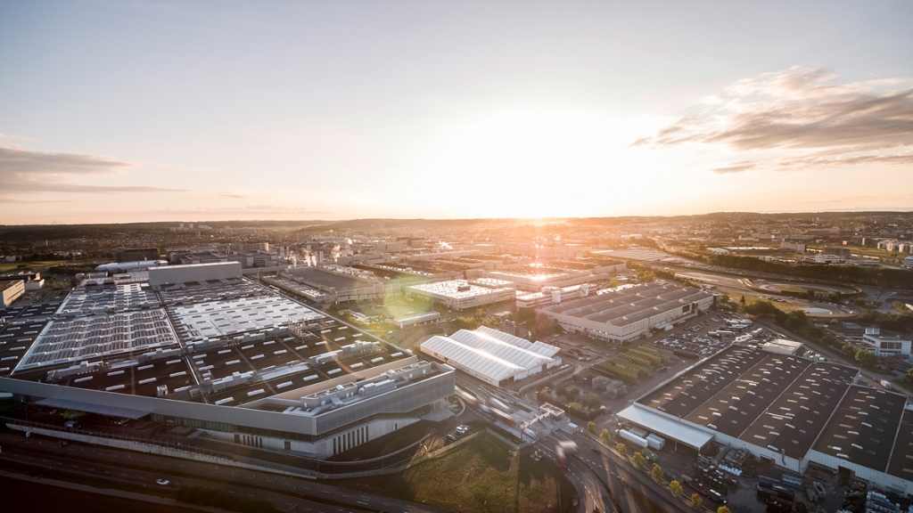 메르세데스-벤츠 팩토리 56