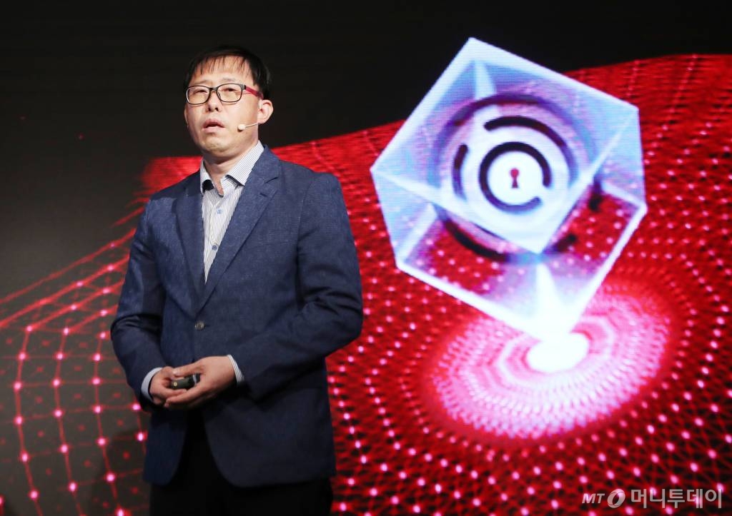 박경하 한국노인인력개발원 연구조사센터장이 28일 여의도 콘래드 서울에서 머니투데이 주최로 열린 '2022 키플랫폼'에서 '노인들의 일자리도 달라진다'를 주제로 발표하고 있다. /사진=김휘선 기자 hwijpg@