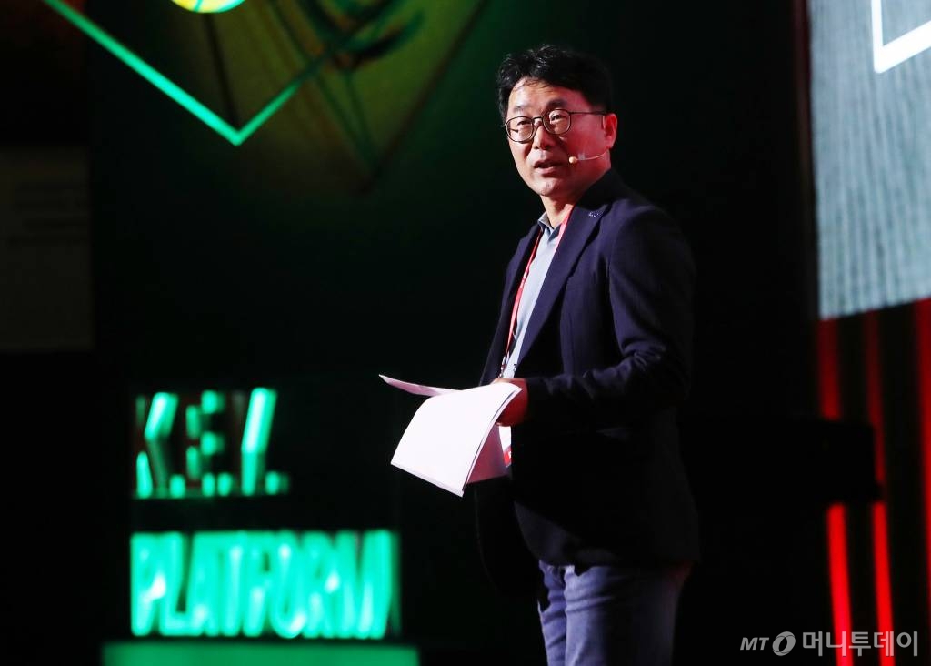 홍영호 한국농업기술진흥원 벤처창업본부장이 29일 여의도 콘래드 서울에서 머니투데이 주최로 열린 '2022 키플랫폼'에서 'K-AgTech, 세상을 바꾸다'를 주제로 발표하고 있다. /사진=김휘선 기자 hwijpg@