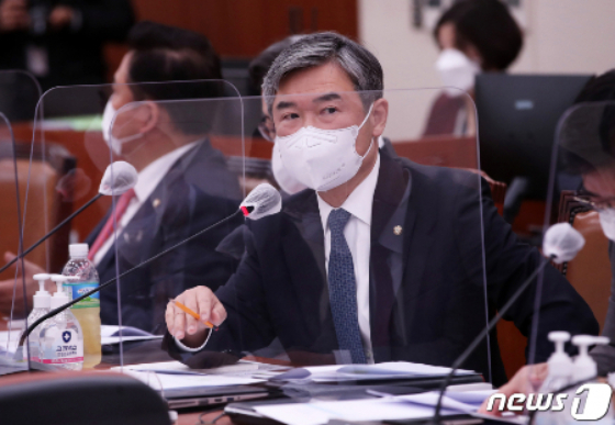 (서울=뉴스1) 오대일 기자 =2021년4월 20일 오전 서울 여의도 국회 외교통일위원회에서 열린 후쿠시마 오염수 방출과 관련한 국회 긴급현안보고에서 조태용 국민의힘 의원이 질의하고 있다. 