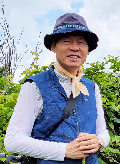 강원대 생명과학과 교수이자 '그 산 그 꽃' 저자인 식물학자 유기억 교수