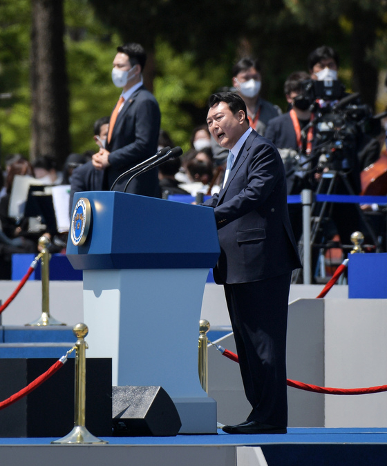 윤석열 대통령이 10일 서울 여의도 국회의사당 앞 잔디마당에서 열린 제20대 대통령 취임식에서 취임사를 하고 있다. /사진=뉴스1