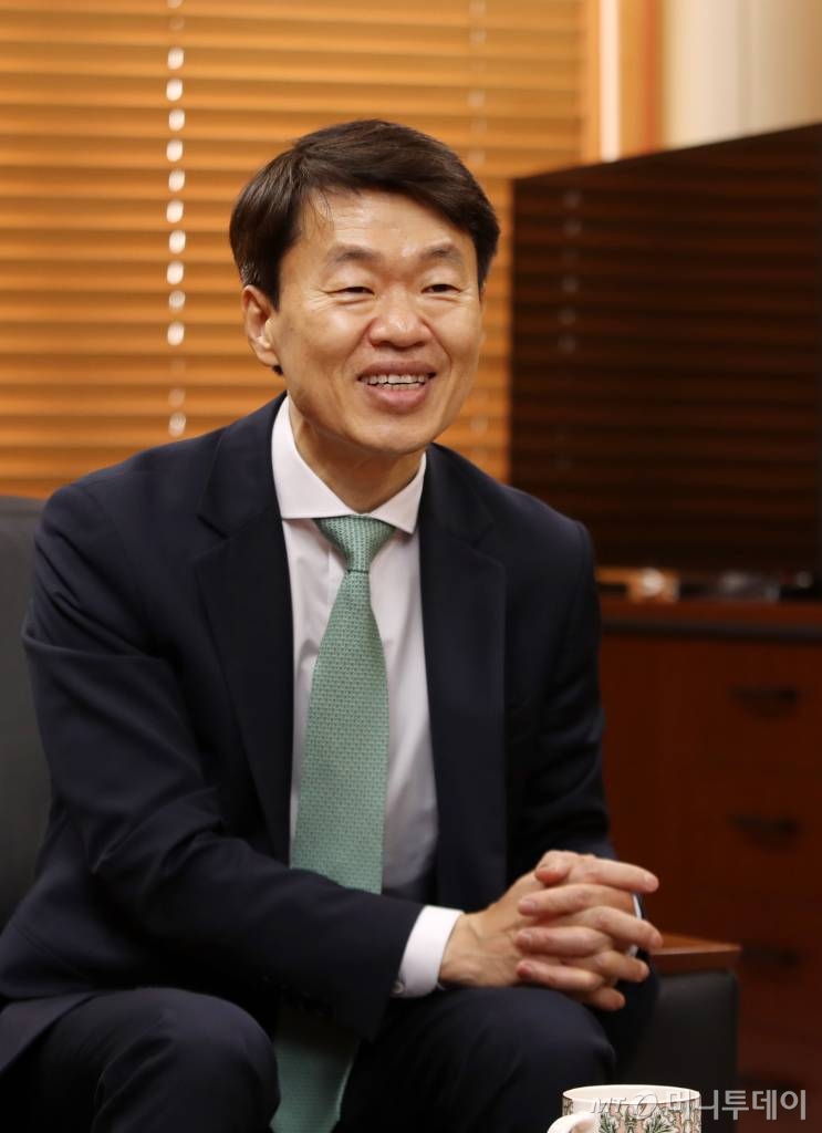 나승식 한국자동차연구원 원장 인터뷰 /사진=김휘선 기자 hwijpg@