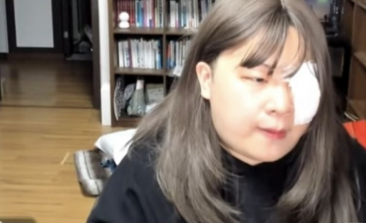 지난 22일 0시10분쯤 경기 고양시 덕양구 소재 아파트에서 여장남자 유튜버 '카광'이 40대 남성에게 폭행당했다./사진=유튜브