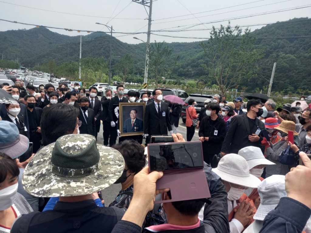 송해의 유해는 10일 오후 1시5분쯤 대구 달성군 송해공원에 도착했다./사진=김성진 기자