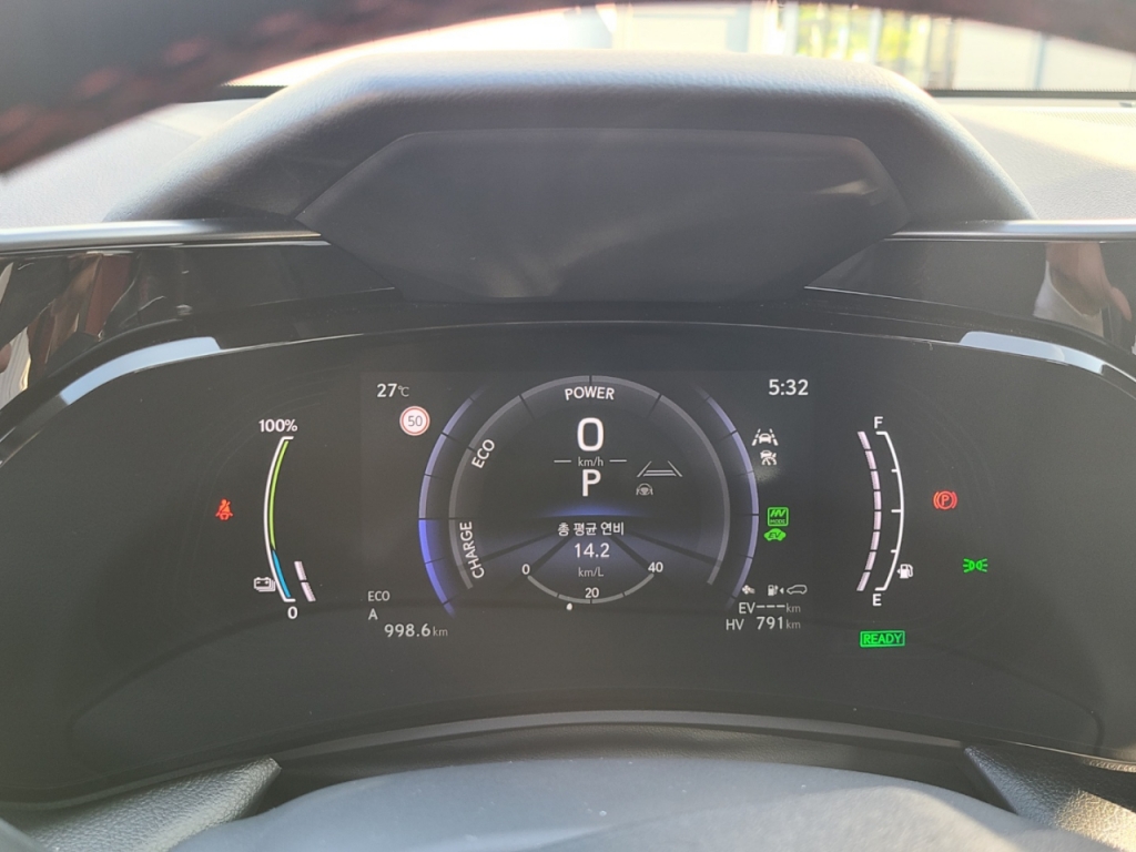 지난 21일 NX450+를 타고 54㎞를 주행한 결과, 연비가 14.2㎞/ℓ로 집계됐다. 14.2 /사진=정한결 기자.