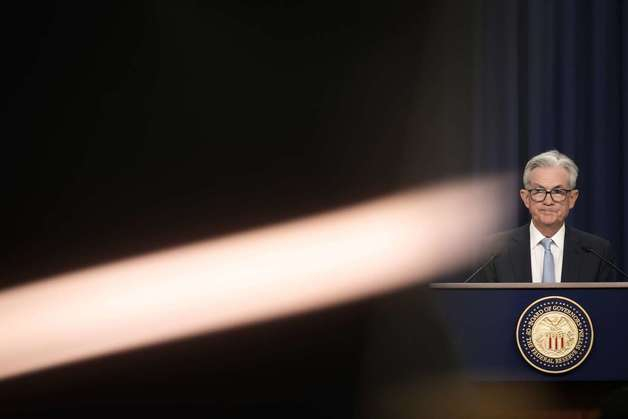 (워싱턴 AFP=뉴스1) 우동명 기자 = 제롬 파월 미국 연방준비제도(Fed·연준) 의장이 15일 (현지시간) 워싱턴에서 연방공개시장위원회(FOMC)가 28년 만에 최대폭인 기준금리를 0.75%포인트 인상한다고 발표한 뒤 기자회견을 하고 있다.  ? AFP=뉴스1  