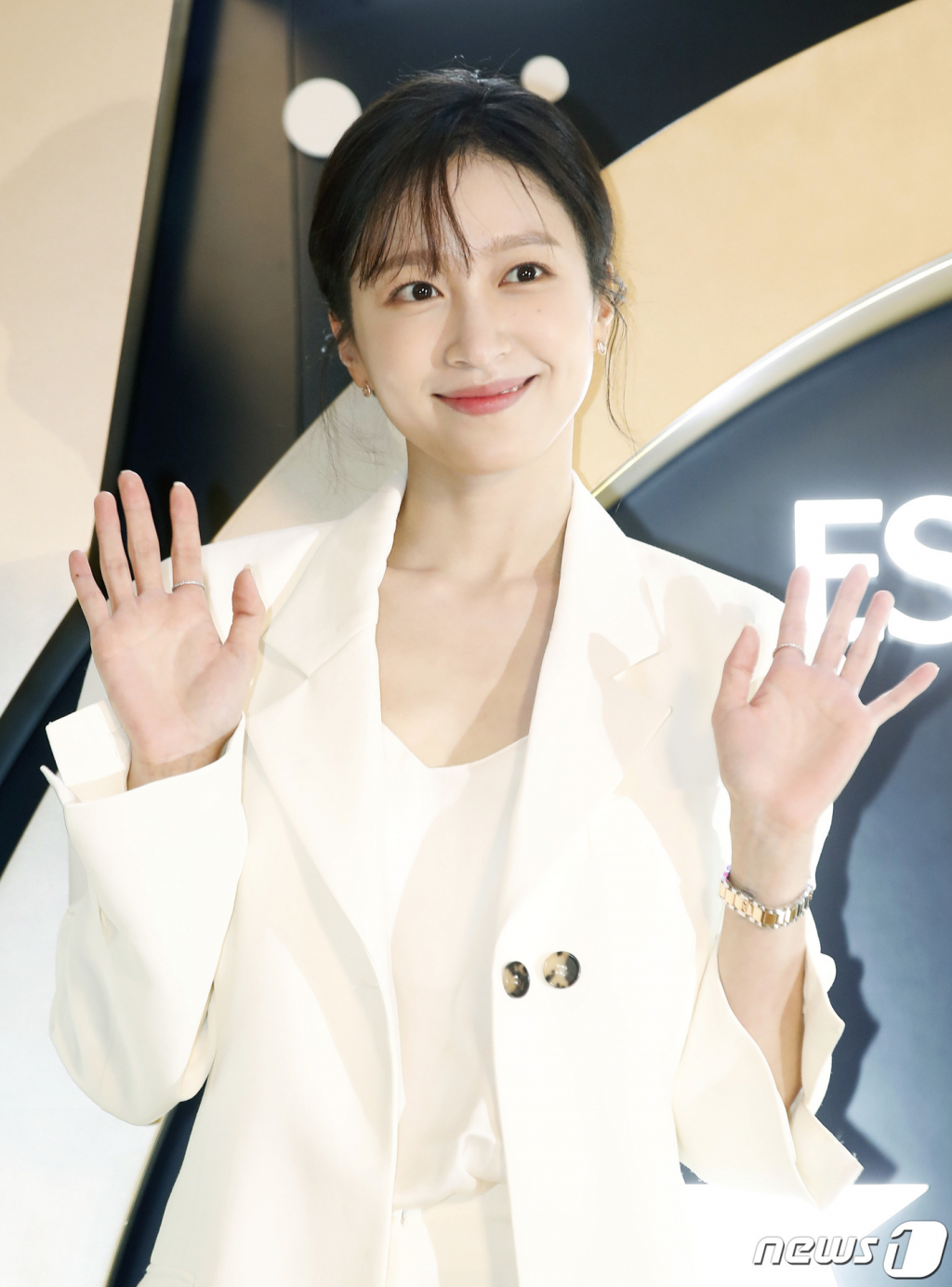 아이돌은 극한 직업?…하니, 무대 뒷이야기 