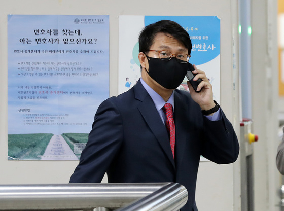 윤상현 국민의힘 의원이 지난달 18일 오후 서울 서초구 서울고등법원에서 열리는 공직선거법 위반 관련 항소심 공판에 출석하고 있다. 2022.7.18/뉴스1  