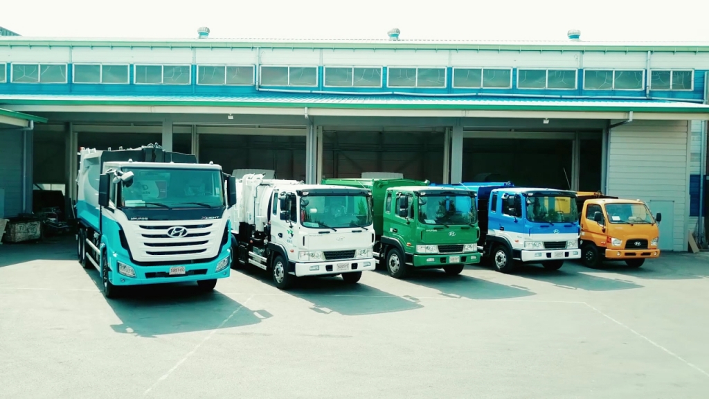 에이엠특장이 개발한 환경차량들./사진=에이엠특장 제공