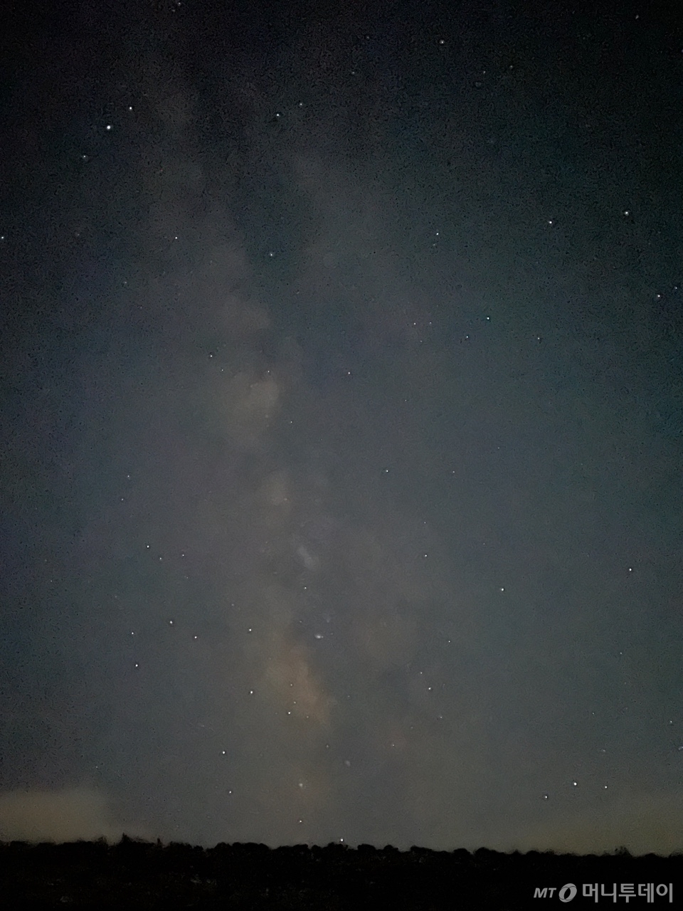 지난 24일 강원도 강릉시 왕산면 안반데기 하늘에 별이 빛나고 있다. /사진=티몬