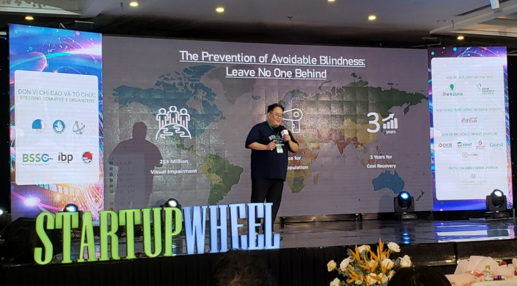 김윤승 랩에스디 대표가 26일 베트남 호치민에서 열린 '스타트업 휠(Startup Wheel) 2022' 파이널 라운드에서 발표를 하고 있다. /사진=최태범 기자