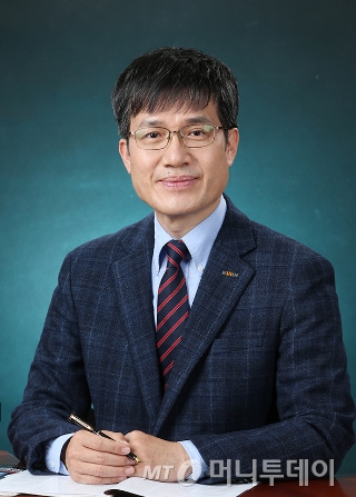 권순만 한국보건산업진흥원장