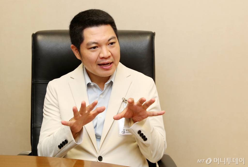 성필수 서울성모병원 소화기내과 교수 인터뷰 /사진=김휘선 기자 hwijpg@