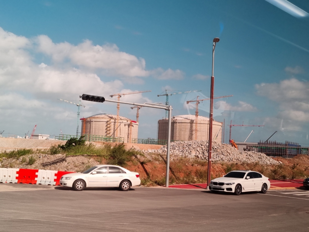 울산 북항 KET LNG탱크 1기와 2기가 건설 중인 모습/사진=최민경 기자