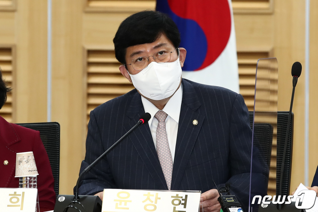 (서울=뉴스1) 유승관 기자 = 윤창현 국민의힘 디지털자산특별위원장이 11일 서울 여의도 국회 의원회관에서 열린 제3차 민·당·정 간담회 및 디지털자산특별위원회 출범식에서 인사말을 하고 있다. (공동취재) 2022.8.11/뉴스1  Copyright ? 뉴스1. All rights reserved. 무단 전재 및 재배포 금지.