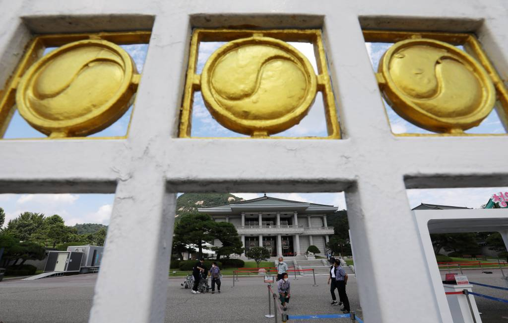 청와대 개방 100일을 맞은 지난 8월17일 오후 서울 종로구 청와대 영빈관을 시민들이 둘러보고 있다. / 사진제공=뉴시스