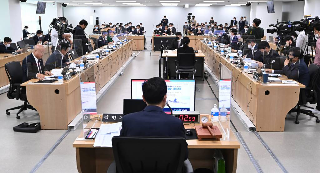 [수원=뉴시스] 김종택기자 = 14일 경기도 수원시 영통구 경기도청에서 국회 국토교통위원회의 경기도에 대한 국정감사가 진행되고 있다. 2022.10.14.