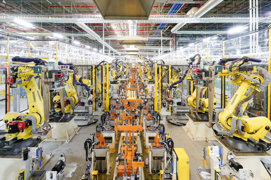 경남 창원 한국GM 공장 내 차체공장. /사진제공=한국GM.