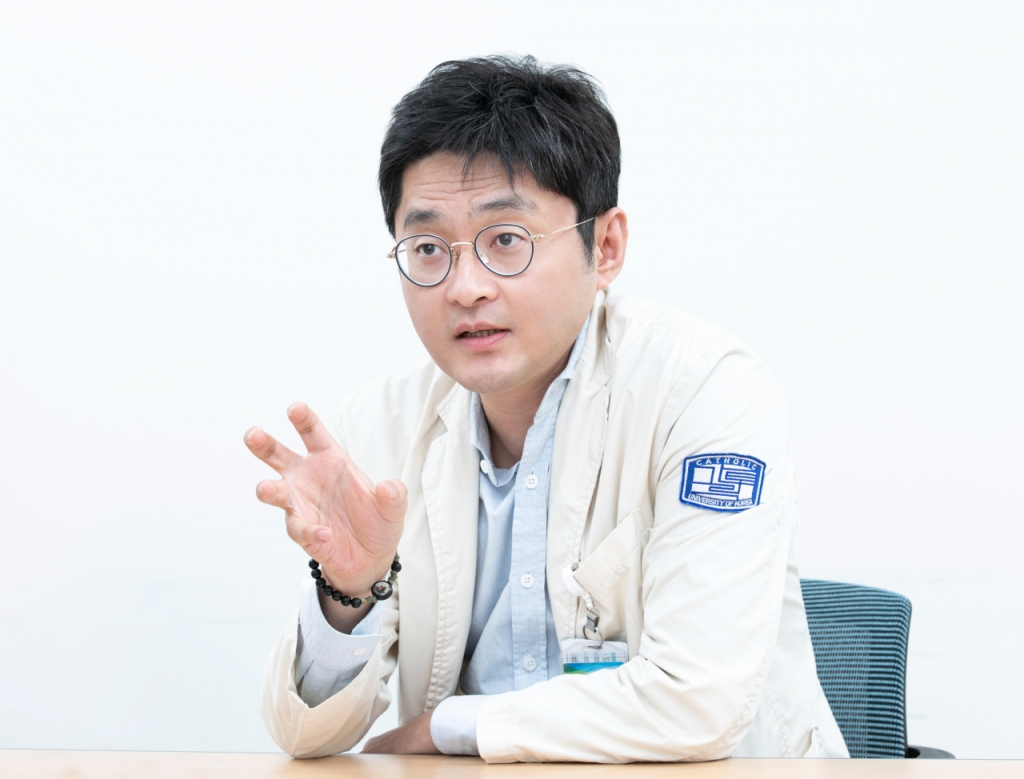 김인호 서울성모병원 종양내과 교수가 위암 생존율과 병기별 치료 방법을 주제로 머니투데이와 인터뷰를 진행했다./사진=이창섭 기자