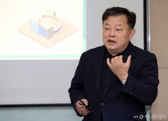 박인규 갤럭시코퍼레이션 최고경험책임자가 지난달 27일 서울 종로구 머니투데이에서 제6회 유니콘팩토리 스타트업 네트워킹 세미나를 하고 있다. /사진=이기범 기자 leekb@