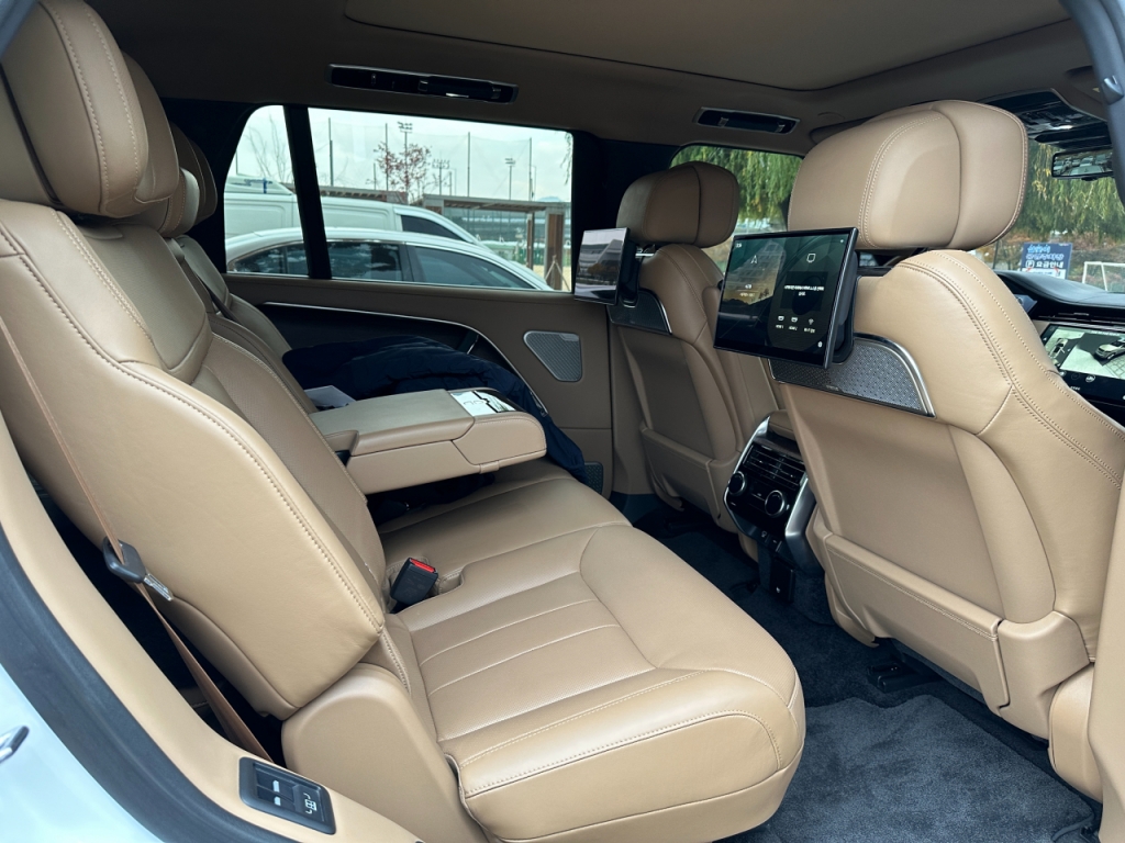  올 뉴 레인지로버 P530 오토바이오그래피 롱휠베이스 모델/사진=이강준 기자