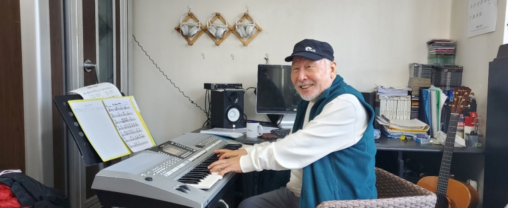 '삼립호빵' '맛동산' '월드콘' 등 지금까지 3000개 이상의 국내 CM송을 만든 'CM송의 대부' 김도향. /사진=김고금평 기자