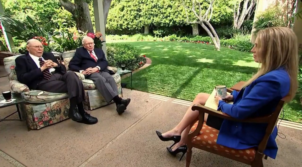 2021년 미국 CNBC의 워런 버핏과 찰리 멍거 인터뷰 장면/사진=유튜브 캡쳐