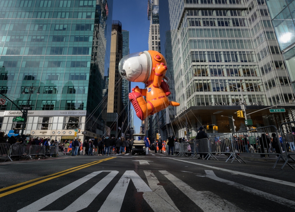 미국 정부가 24일(현지 시각) 추수감사절 기념 행사에서 미국항공우주국(NASA)의 우주비행사 스누피를 대중에게 선보였다. / 사진제공=미국항공우주국(NASA)