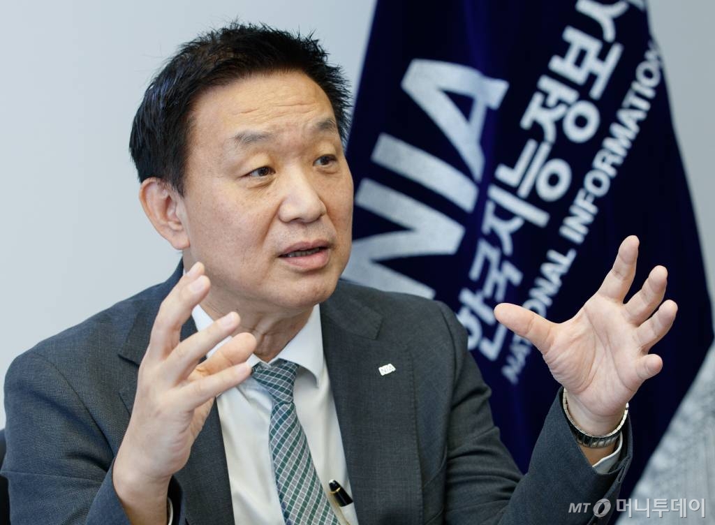 황종성 한국지능정보사회진흥원장 인터뷰 /사진=이기범 기자 leekb@