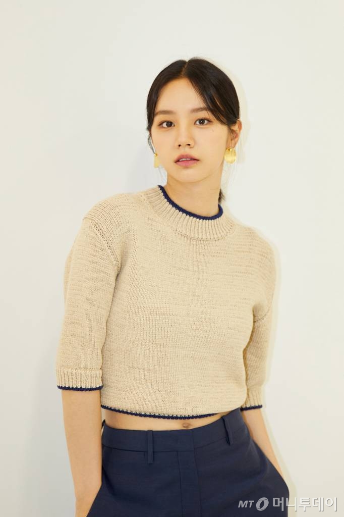 가수 겸 배우 혜리가 15일 오후 화상으로 진행된 tvN 수목드라마 '간 떨어지는 동거' 종영 인터뷰에 앞서 포즈를 취하고 있다. 혜리는 극 중 할말 다 하고 사는 사랑스러운 요즘 대학생 이담으로 분해 시청자들의 사랑을 받았다. / 사진제공 = 크리에이티브그룹아이엔지 /사진=김창현 기자 chmt@