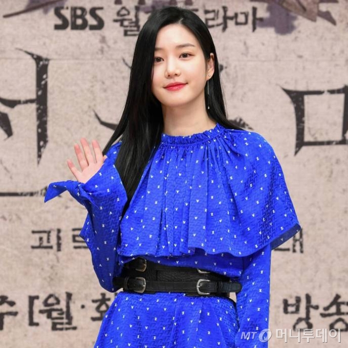 배우 이유비가 7일 오후 온라인 생중계로 진행된 SBS 월화드라마 '조선구마사' 제작발표회에 참석해 포즈를 취하고 있다. /사진제공=SBS 2021.03.17 /사진=이동훈 기자 photoguy@