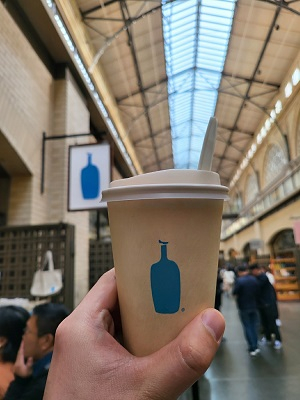 삼성페이 결제가 안되자 직원이 무료로 준 커피. /사진=김승한 기자