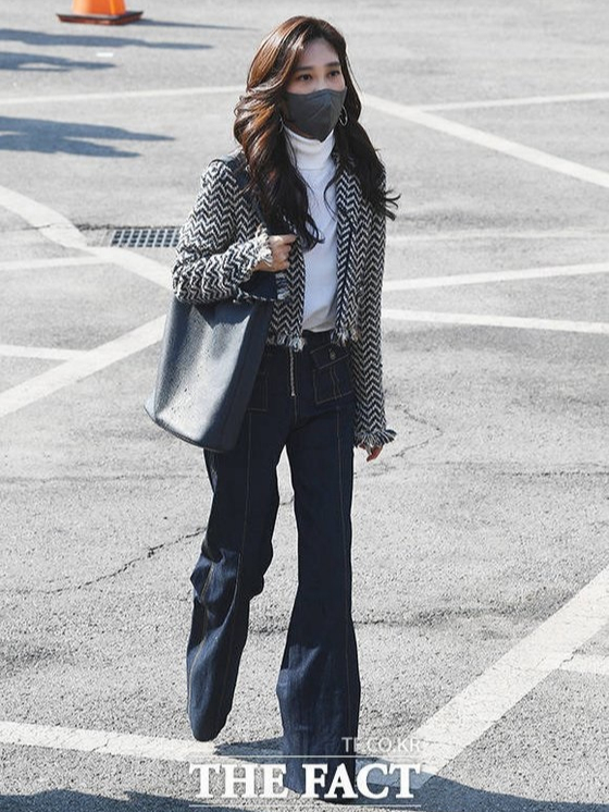 지난 8일 아들의 중학교 졸업식에 참석한 이부진 호텔신라 사장의 모습. /사진제공=더팩트