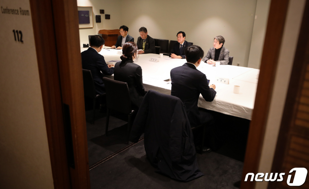 (서울=뉴스1) 이동해 기자 = 9일 오후 서울 중구 달개비에서 '제2차 의료현안협의체 간담회'가 진행되고 있다. 2023.2.9/뉴스1 Copyright ? 뉴스1. All rights reserved. 무단 전재 및 재배포 금지.