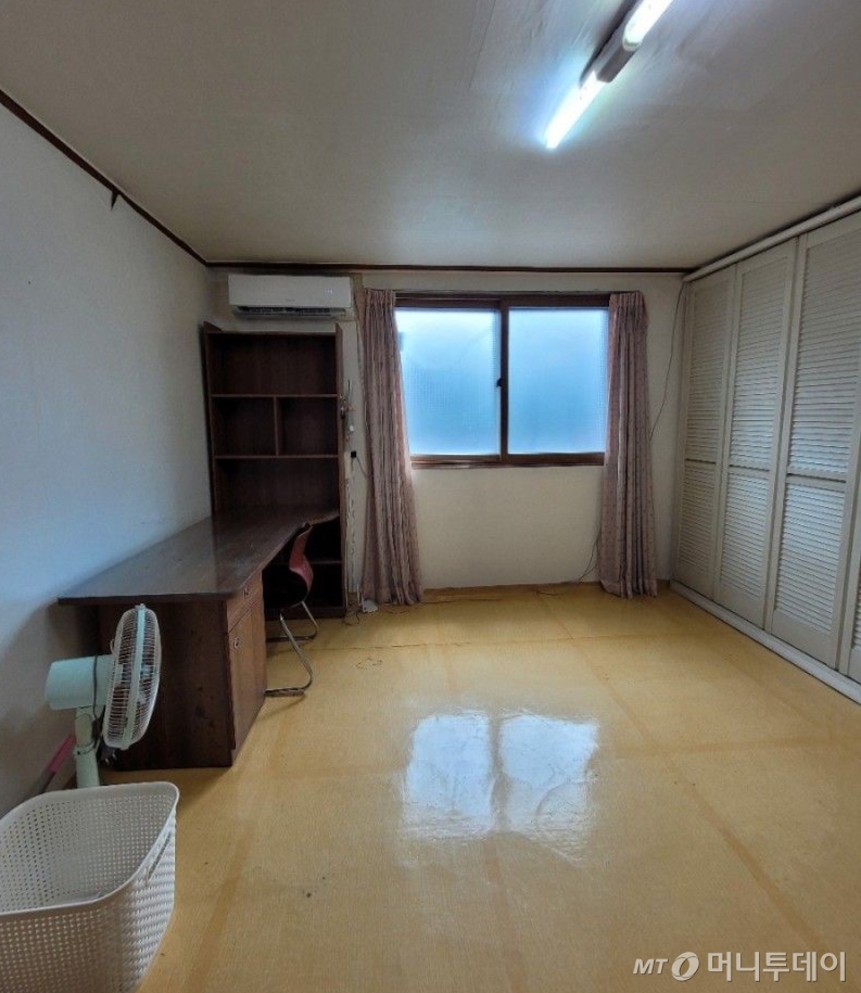 서울 흑석동의 15년된 하숙집의 내부. 월 65만원을 내면 아침·점심·저녁 식사가 365일 매일 제공된다. 관리비 없음./사진=에브리타임 캡처 