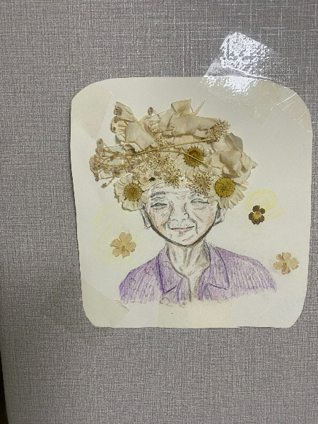 학교에 못 갔던 중학교 시절엔 좋아하는 그림을 자주 그리며, 취미를 공유하고 소통했다고. 할머니를 꽃으로 표현한 신선아씨. 그림이 참 곱다./사진=남형도 기자