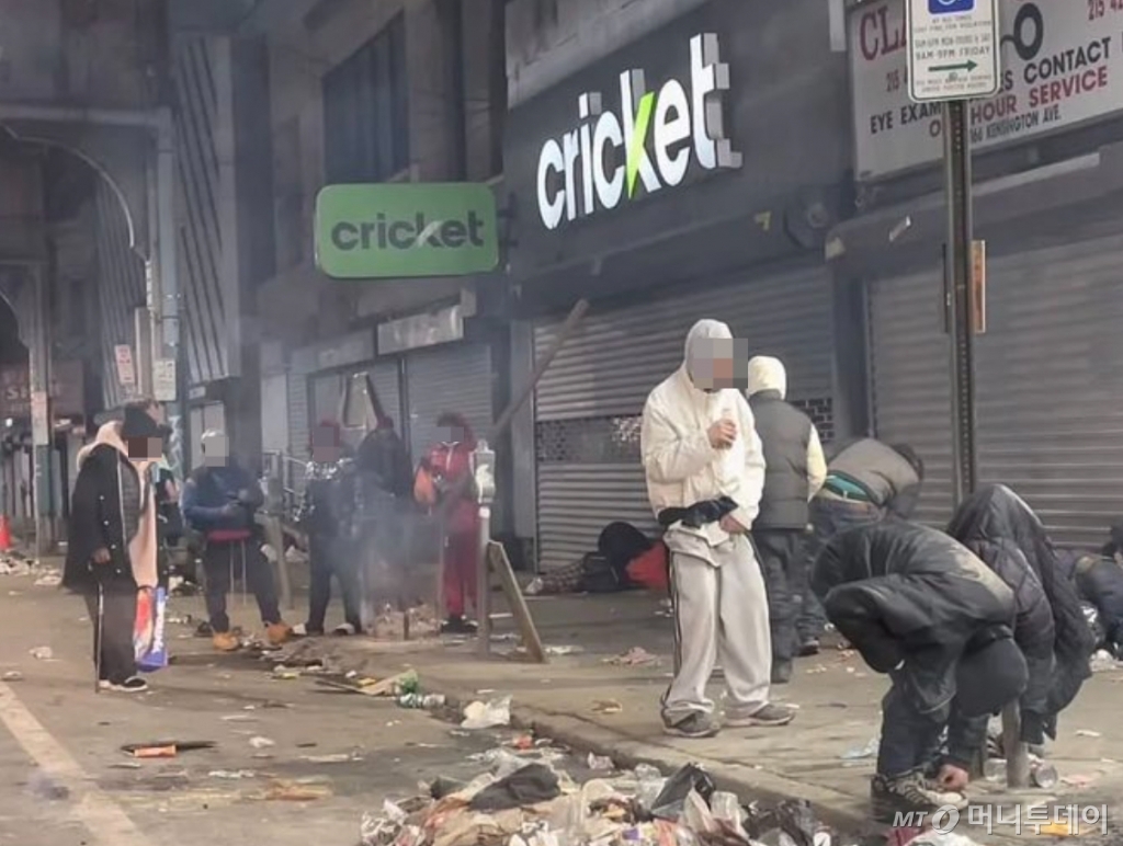 지난 1일(현지시간) 촬영된 미국 필라델피아 켄싱턴 거리의 모습. /사진=트위터