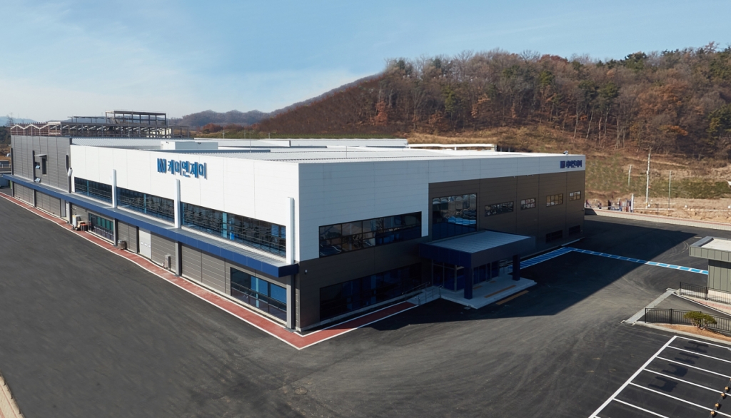 케이엔제이, 전기차 FPCB 제조설비 상용화 테스트 "롤투롤 경쟁력 확보... - 뉴스 썸네일 이미지