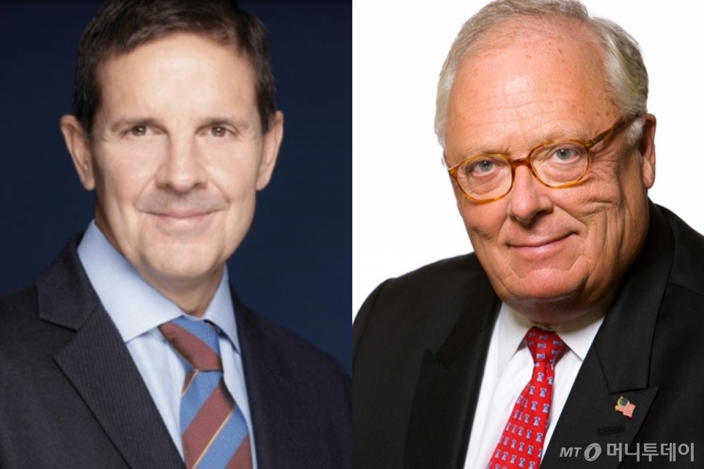 대니 오브라이언 폭스코퍼레이션 수석부사장(왼쪽)과 에드윈 퓰너 미국 헤리티지재단 아시아센터 회장(오른쪽). 한화그룹은 최근 정치적 성향이 다른 두 사람을 연달아 영입했다. 