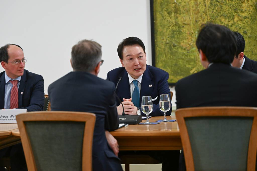 윤석열 대통령이 지난 1월19일(현지시간) 취리히 연방공과대학에서 열린 '양자 석학과의 대화'에서 발언하고 있다. /사진=뉴시스
