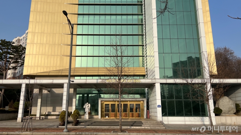 10일 오전 8시 경기도 성남시 분당구 백현동의 '주님의XX교회' 외부 사진 /사진=양윤우 기자 /사진=양윤우 기자 