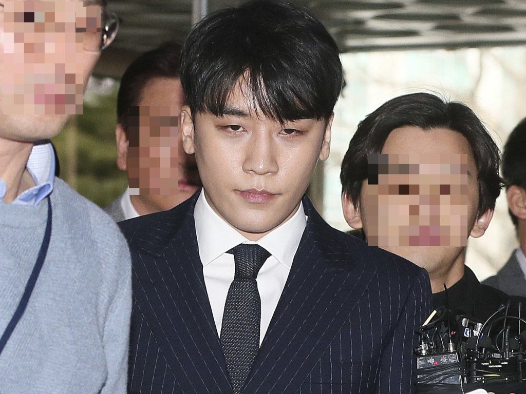 성접대 의혹을 받고 있는 그룹 빅뱅 멤버 승리가 2019년 3월 14일 오후 서울 종로구 서울지방경찰청 광역수사대에 피의자 신분으로 출석하고 있다./사진=뉴스1  