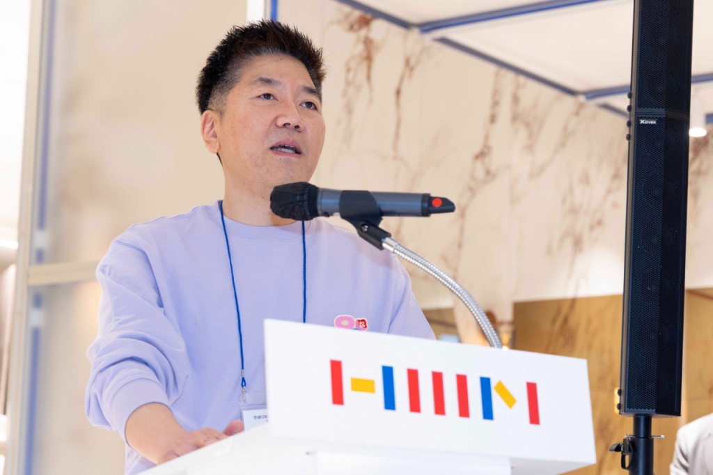 김진태 한샘 대표가 30일 디자인파크 송파점 오픈 행사에서 발언하고 있다./사진제공=한샘. 