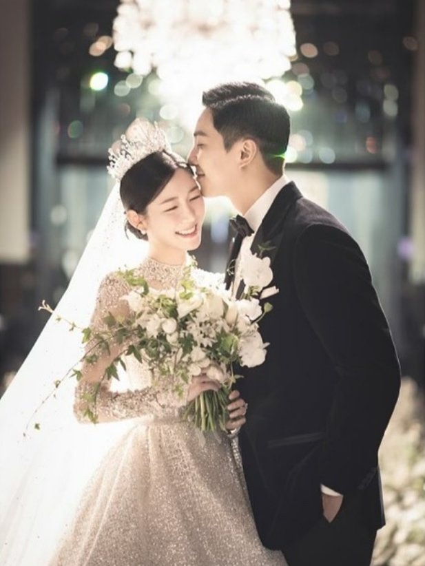 이승기·이다인 부부 /사진=이승기 소속사 휴먼메이드 공식 SNS 캡처