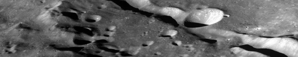 다누리가 지난달 24일 한국항공우주연구원이 개발한 고해상도카메라(LUTI)로 슈뢰딩거 계곡을 촬영한 사진. / 사진=과학기술정보통신부